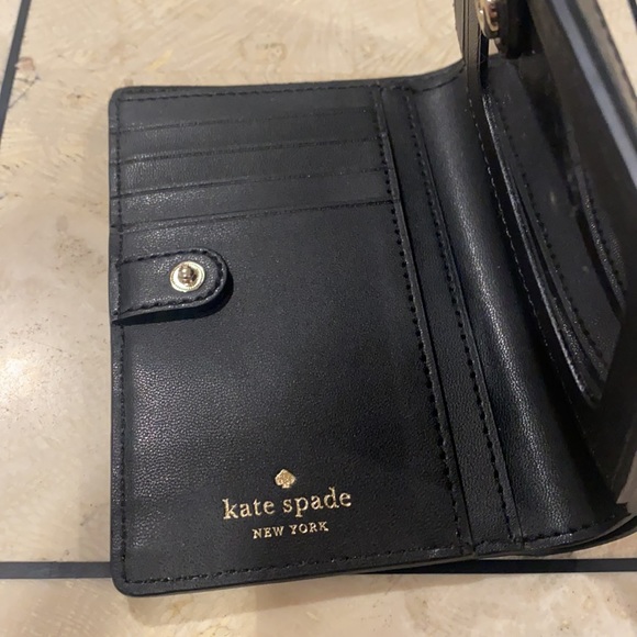 Kate Spade ♠️ Wallet - Picture 5 of 10